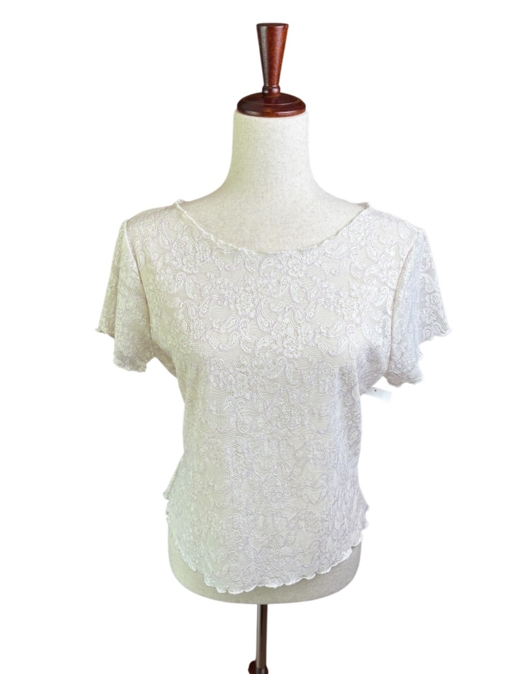 New Avec Les Filles White Lace Top with Lavender Paisley and Floral Design Large